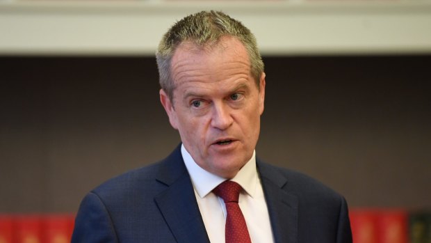 Opposition Leader Bill Shorten says people who steal from banks are jailed, while bankers who rip off customers are rewarded.