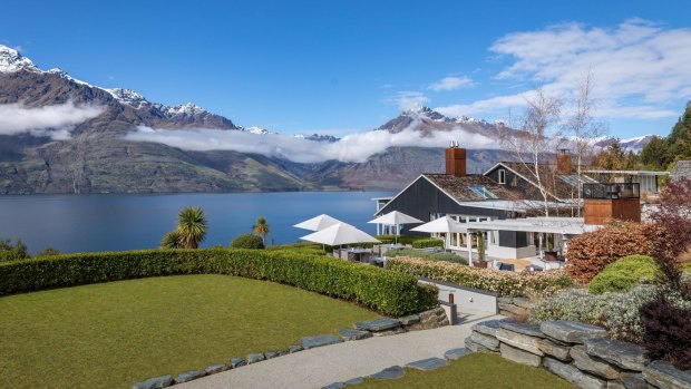 The luxurious lake and mountainside Matakauri Lodge, Queenstown, New Zealand.