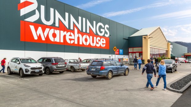 Bunnings is trialling a 'click and collect' system in Tasmania.