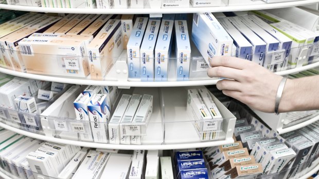 Pharmacists want to be able to hand out common medicines without a prescription.  