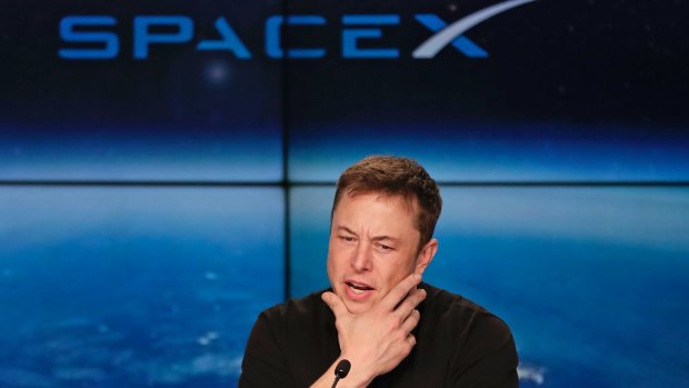 Elon Musk's SpaceX  Big Falcon Rocket will take passengers on a trip around the moon as soon as 2023. 