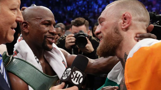 Floyd Mayweather Jr ve Conor McGregor, 2017'de sporlar arası mücadelelerini teşvik ederken Zetta Jet ile uçtu. 