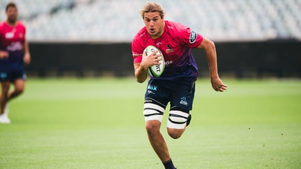 Brumbies flanker Ben Hyne has re-injured his knee and will likely miss the 2019 Super Rugby season. 