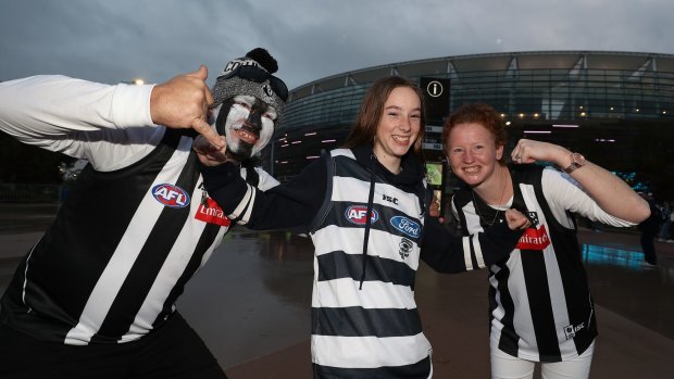 Collingwood fans show their support during the round 7 AFL match between the Geelong Cats and the Collingwood Magpies at Optus Stadium.
