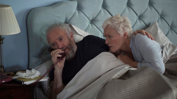Jonathan Pryce and Glenn Close in a scene from The Wife.
