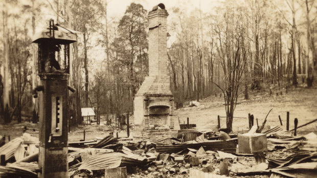 Burnt out Post Office at Narbethong