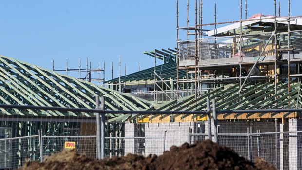 New home builders will be handed an extra $20,000 by the state government as part of a coronavirus stimulus package.