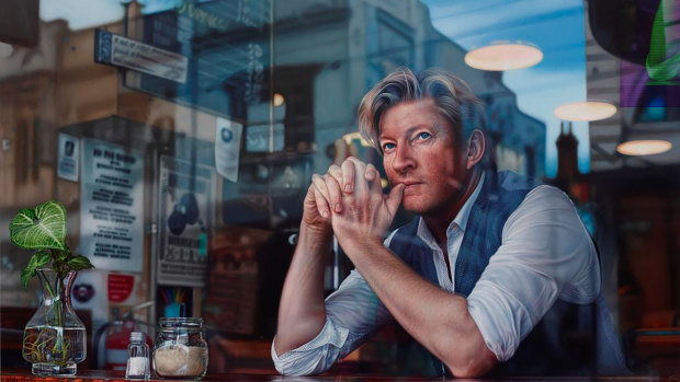 Perth artist Tessa MacKay's  portrait of actor and producer David Wenham titled Through the Looking Glass, which won the  2019 Archibald Packing Room Prize.