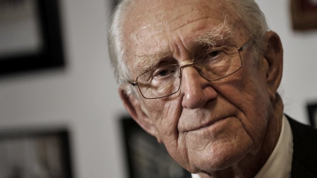 Former Liberal PM Malcolm Fraser convinced Jacqui Lambie of the need to remove children from detention on Nauru.