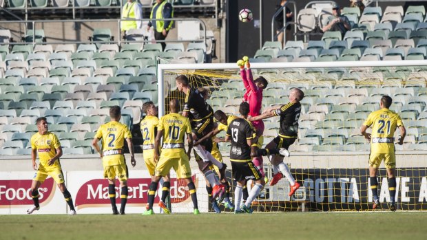 The Central Coast Mariner and Wellington Phoenix playing at Canberra Stadium in 2016.