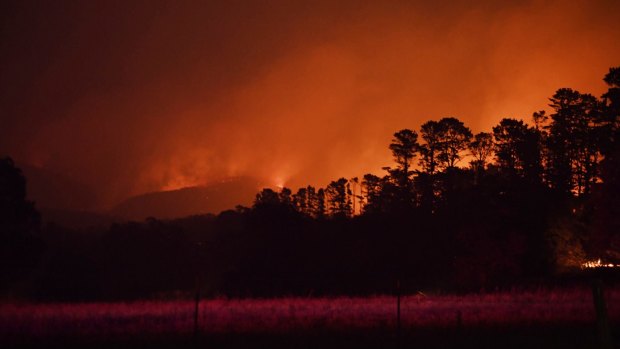 A fire that has burnt through 400,000 hectares is threatening a power station in the Hawkesbury.