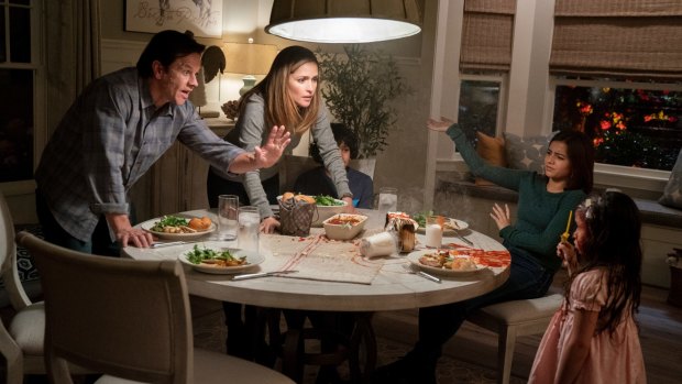 Mark Wahlberg, Rose Byrne, Gustavo Quiroz, Isabela Moner, and Julianna Gamiz in a scene from Instant Family. 