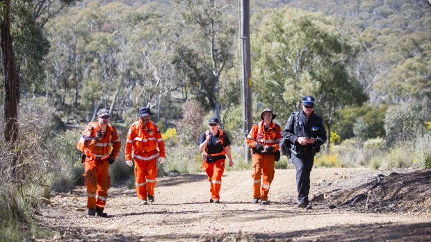 SES workers were to join police in the search for the missing young family.