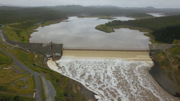 Dodgy Qld dam to be rebuilt after repair hopes hit the wall