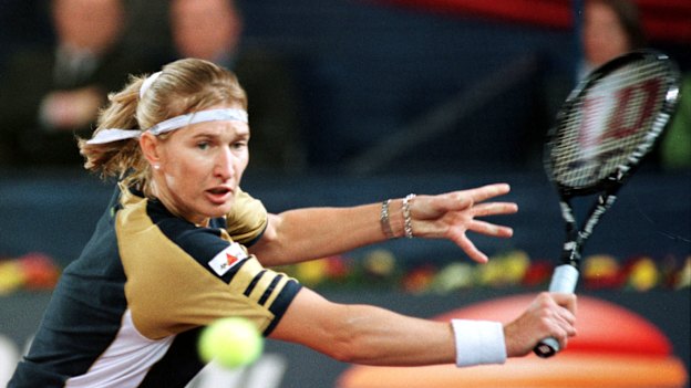 Steffi Graff finished her tennis career with 22 major singles titles.