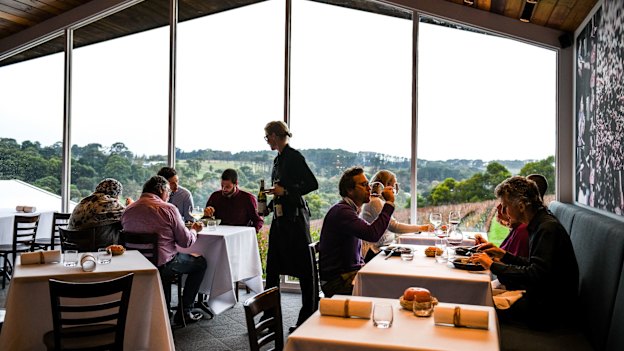 The dining room looking out over the vines at Paringa Estate.