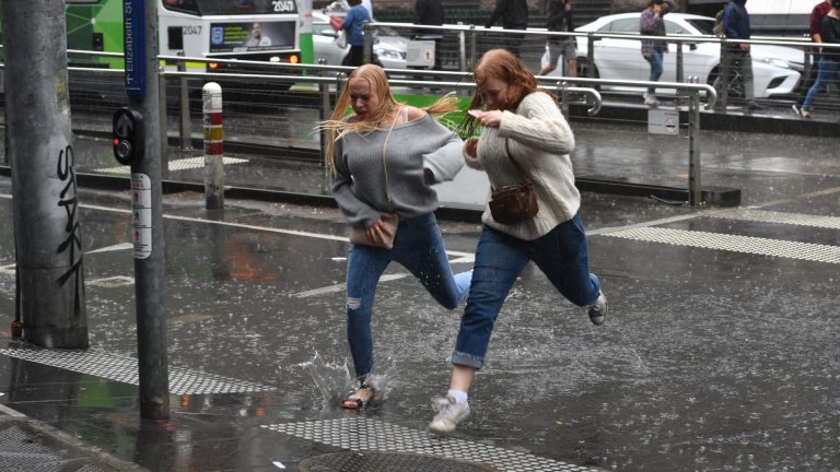Melbourne Weather Live 32 000 Homes Without Power As Storms And Winds Down Trees