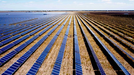Victoria will, after years of promises, get its first large-scale solar plant - without subsidies. Near Mildura. Backers say will generate enough power to run Bendigo, Ballarat and Geelong. Work starts in April $500m, 200 jobs.Pix of Moree solar farm in NSW, which uses same tech, attached. Supplied via Adam Morton