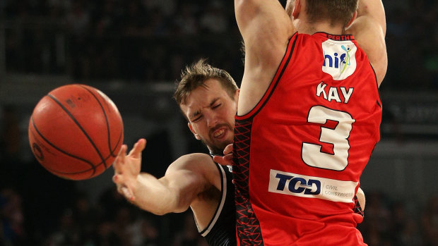 Melbourne United and Perth are tied at 1-1 in the grand final series.