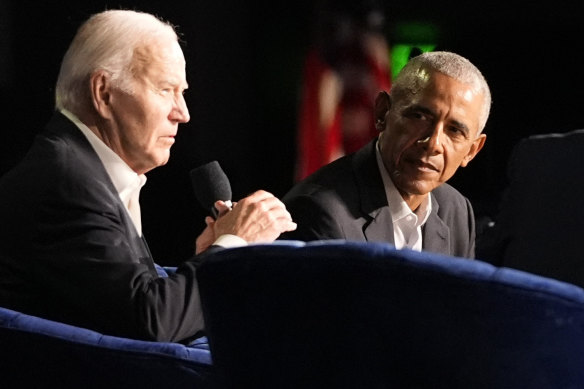 At the fundraiser, former president Barack Obama gently led President Joe Biden  off the stage.