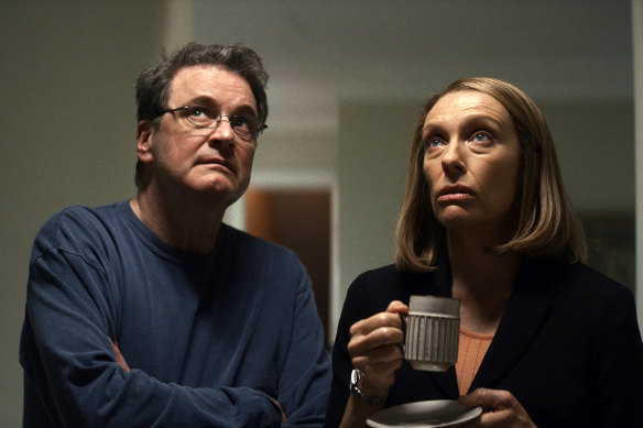 Colin Firth as Michael Peterson and Toni Collette as Kathleen in The Staircase.