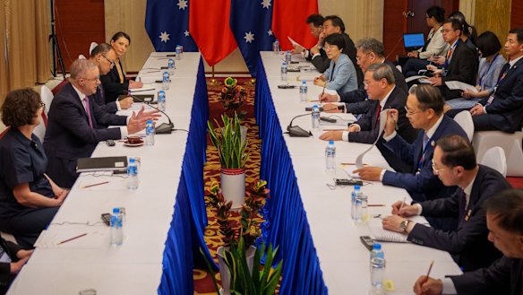 Prime Minister Anthony Albanese meeting with Chinese Premier Li Qiang.