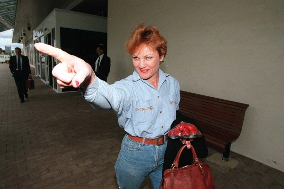 Independent MP Pauline Hanson arriving at Canberra airport, November, 1996.