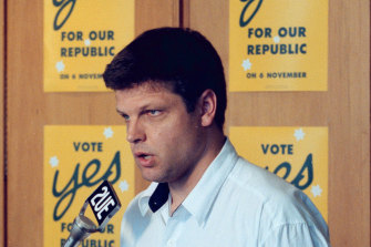 Greg Barnes in 1999, when he was campaign director for the Yes vote in the republic referendum.