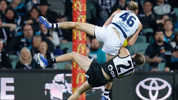 The collision with big Cat Mark Blicavs that ended the night of Port's Xavier Duursma.