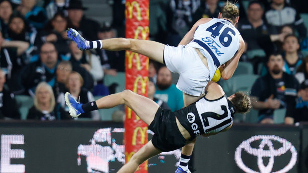 The collision with big Cat Mark Blicavs that ended the night of Port's Xavier Duursma.
