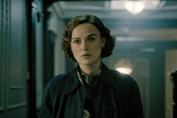 Keira Knightley in Boston Strangler.