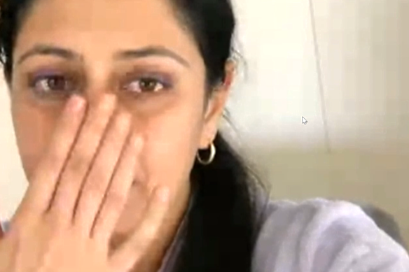 The gotcha moment was when Melanie brushed her face with her hand, which had an extra finger.