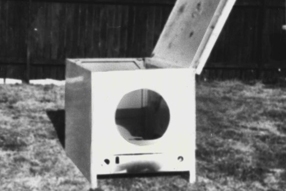 What to do with an expired washing machine? Your dog may need a kennel.