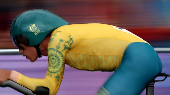 Lucas Plapp competes during the Men’s Individual Time Trial at Pont Alexandre III on day one of Paris 2024.