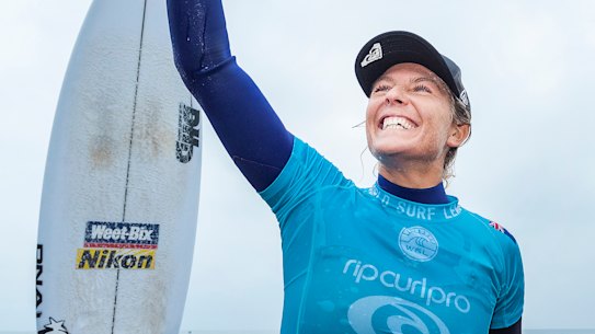 Stephanie Gilmore wins record-equalling seventh surfing world title at ...