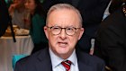 Albanese sits down for lunch in Melbourne.