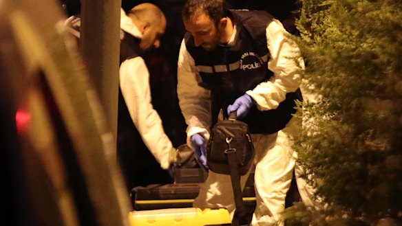 Turkish police officers prepare to enter Saudi Arabia's Consulate in Istanbul on Monday.