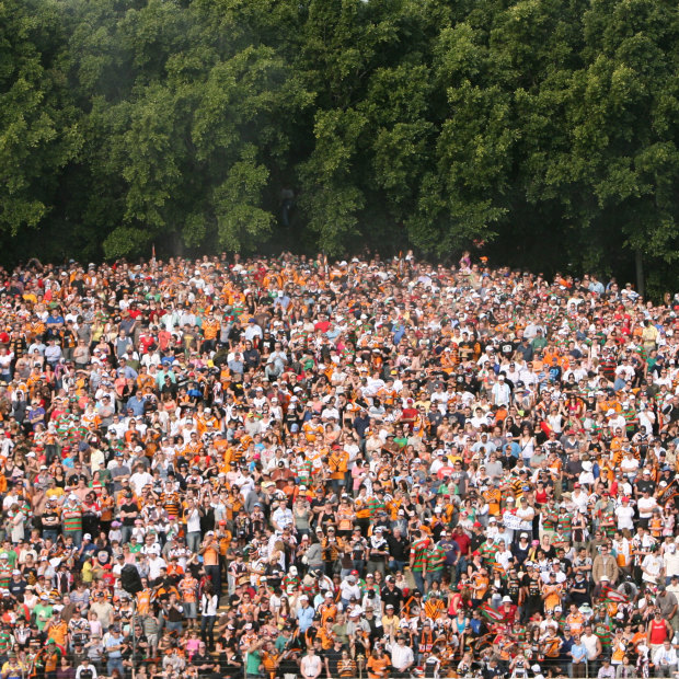 The Wests Tigers faithful at Leichhardt Oval in 2007.