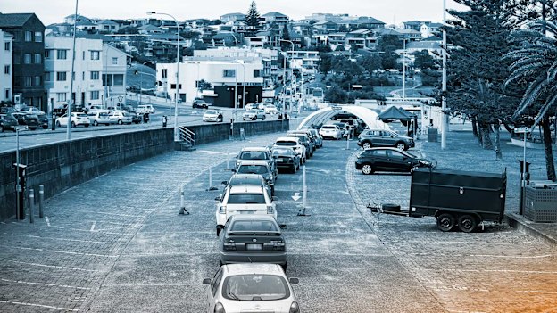 Cars queue for drive-through COVID-19 testing at Bondi Beach on May 13.