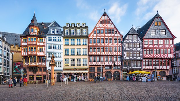 The German-Australian Agreement allows Australians to stay in Germany for up to 90 days without having to apply for a visa.