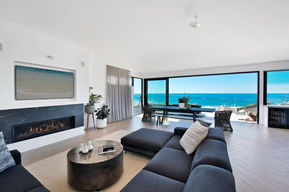The Curl Curl house has seen a suburb record of $9.4 million.