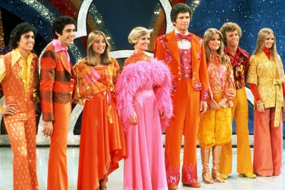 Christopher Knight (far left) in The Brady Bunch Variety Hour. (Note: Fake Jan, played by Geri Reischl, far right.)