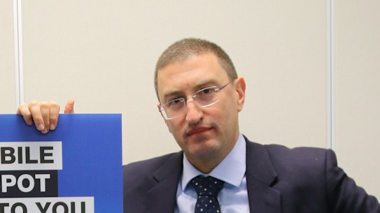 Berowra MP Julian Leeser will introduce a private members bill to parliament with a range of measures designed to improve mobile services for customers.