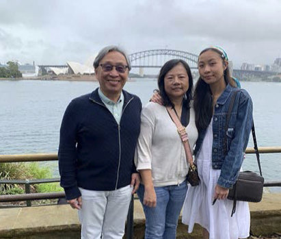 Coronavirus victim Chung Chen with his widow Juishan Hsu and daughter Vivian at Sydney Harbour.