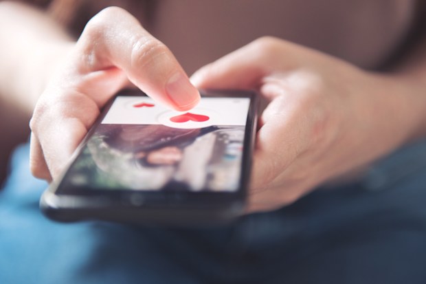 People are paying to have their Tinder bios written by pros