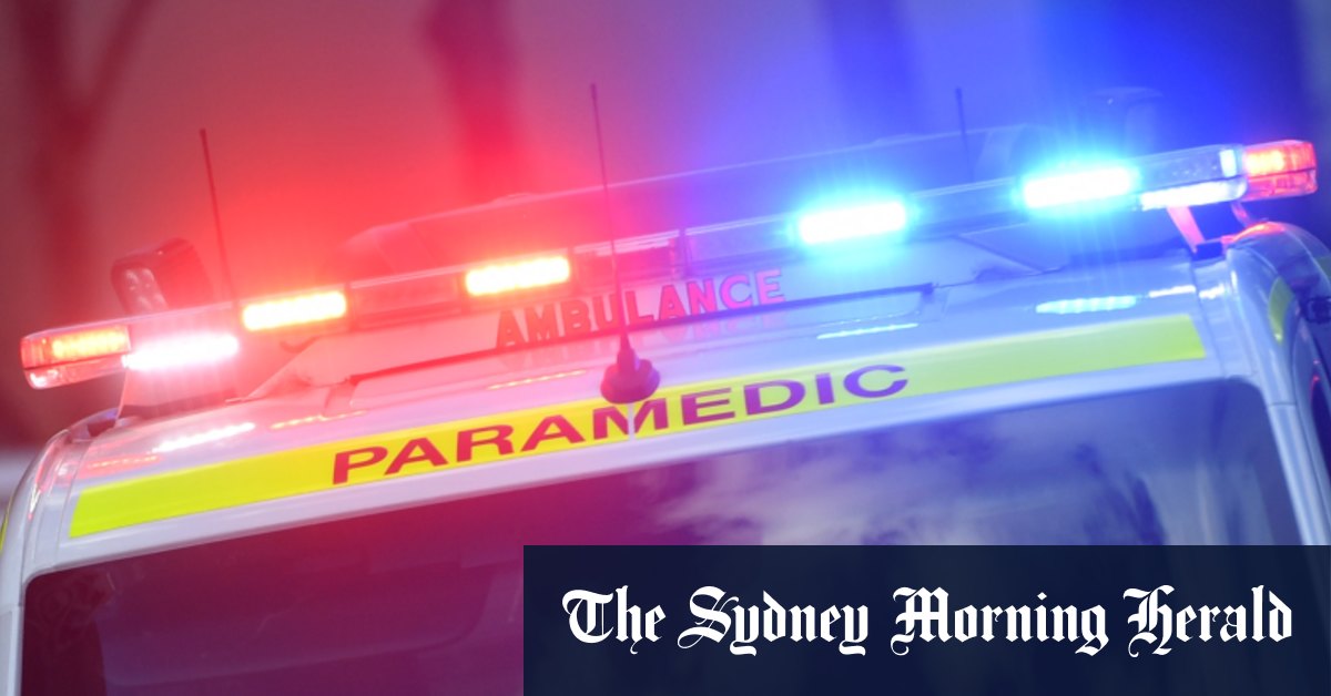 Un adolescent de Sydney est mort dans un accident de voiture qui a provoqué un incendie