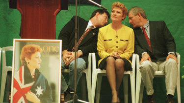 Pauline Hanson with David Oldfield and David Ettridge in 1998.