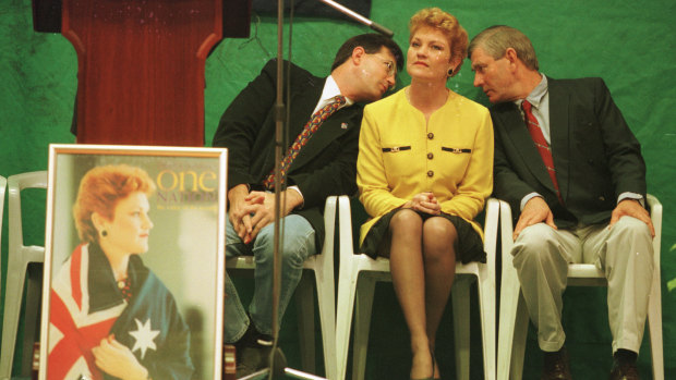 Pauline Hanson with David Oldfield and David Ettridge in 1998.