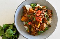 Slow cooker lemongrass beef curry.