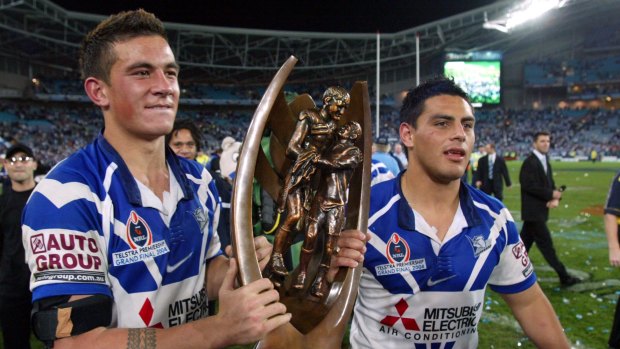 Bulldogs players Sonny Bill Williams and Reni Maitua with the premiership in 2004.